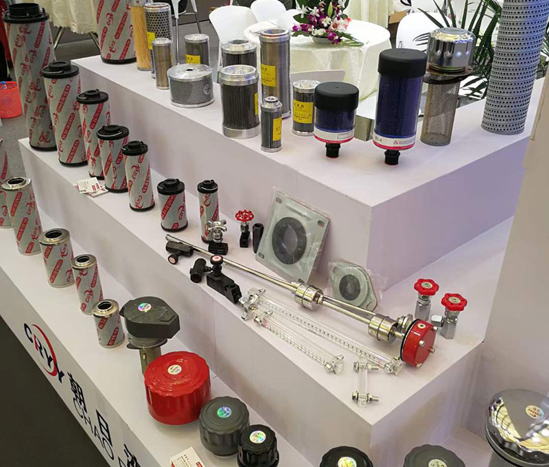 液壓過濾器中常見的就是吸油過濾器、回油過濾器壓力管路過濾器等等，使用過濾器的時(shí)候有很多的要求。那液壓過濾器使用有哪些要求？朝日液壓告訴你：